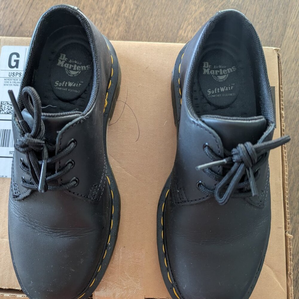 Slip Resistant Dr. Martens Women's size 7 - Picture 2 of 6